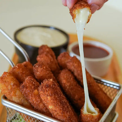 Mozzarella sticks (12 pieces)